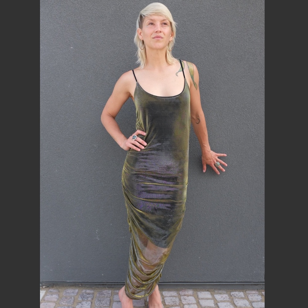 Extra-Flattering Gold Mermaid Cocktail Dress